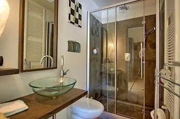 Vila Saturnia 9 *